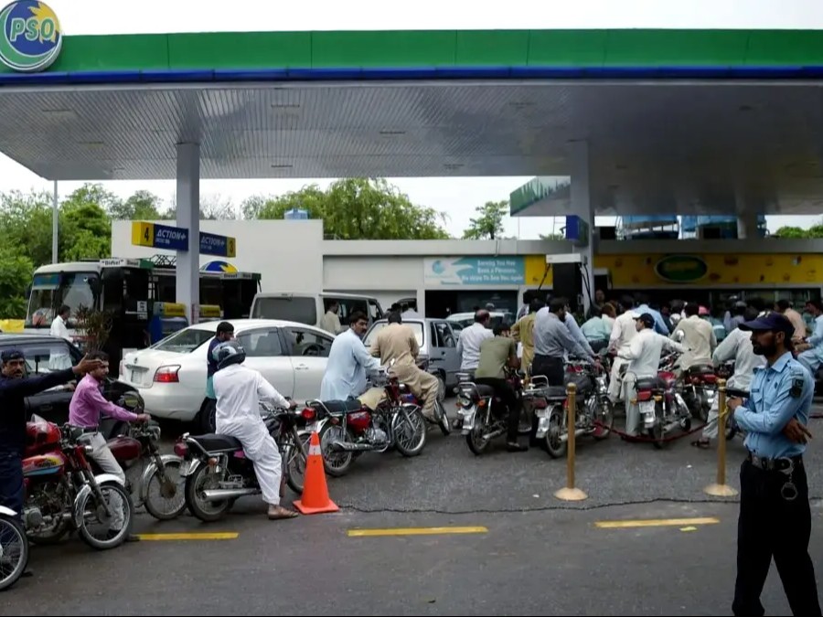 petrol-pump-in-pakistan_1775278824.jpeg
