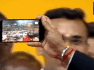 comp-2221778395200_1778464853.gif